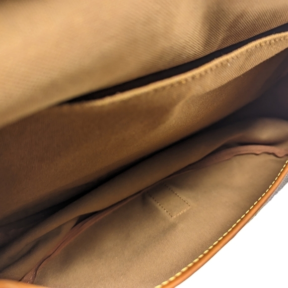 Louis Vuitton LV Monogram Saumur 35 Crossbody Messenger Travel Bag - Picture 12 of 16